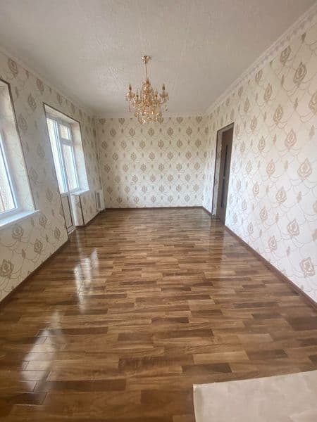 Qora qamish 2l4<br />
2 xonq <br />
Bozorga yaqin <br />
2x6