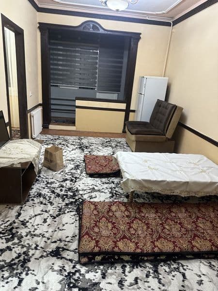 Farxadski bozor yaqinida joylashgan uyimiz <br />
3 xonali <