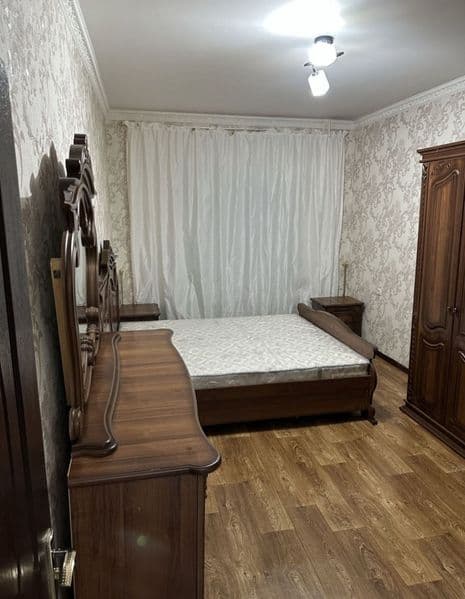 Район:  Юнусабадский 12 кв туркистан метро ёнида<br />
• Ком