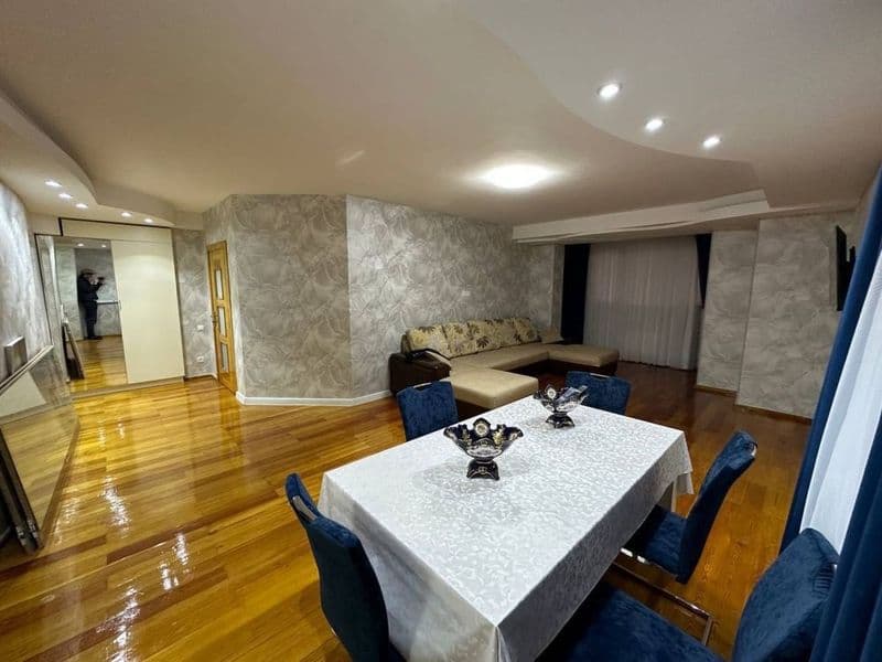 Аренда Мирзо Улугбек Хамид Олимжон Дархан & Алайски <br />
< — фото 3