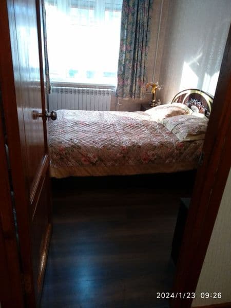 Район - Алмазарский<br />
Ориентир - Жомий<br />
Комнат - 1<