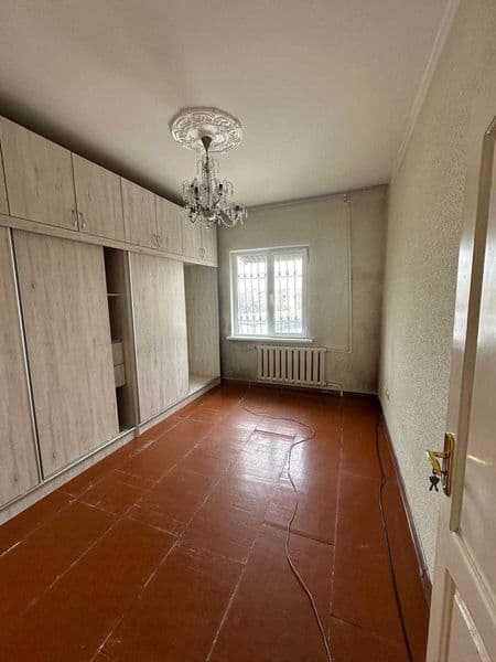 Куйлик массив 5 , 4 хона , 4 этаж, уртача ремонт ижарага бер