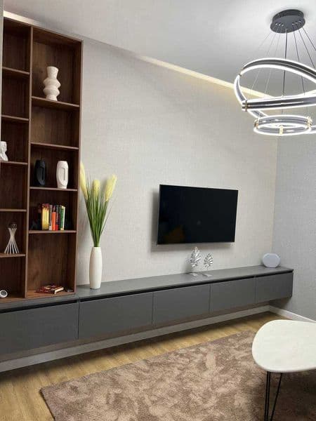 • ЖК: NRG Oybek<br />
• Комнат: 2<br />
• Этаж: 14<br />
• П — фото 5