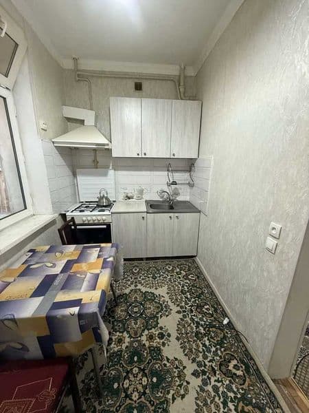 Сдаётся квартира мирободские район парк фуркат 1 этаж 2 комн