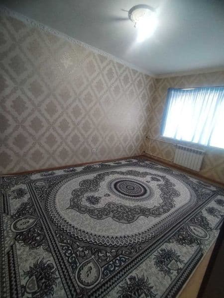 Сдаётся квартира рисвий ислом ота мечеть 1 комнта 30кв для  