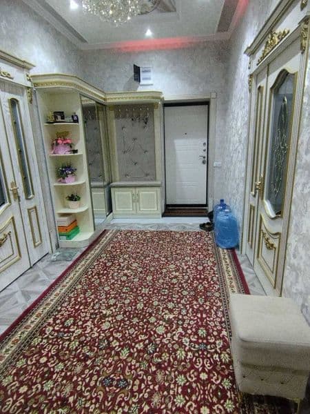 Uy Novza metrosiga yaqin. Novastroyka, 4 xonali(3 spalniy),  — фото 2