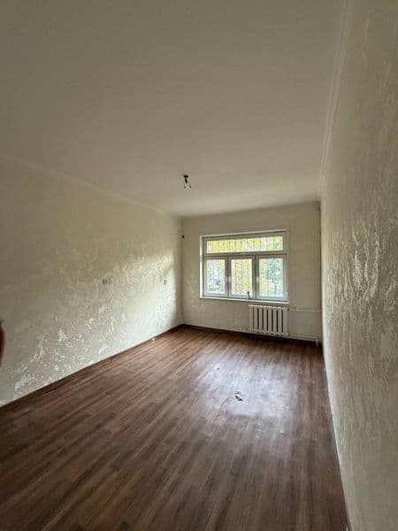 Район - Алмазарский<br />
Ориентир - Парк победа<br />
Комна