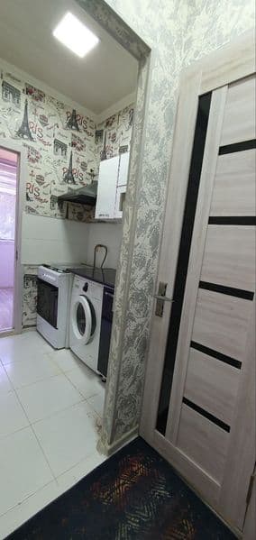 Однокомнатная, первый этаж, б/балкона, с ремонтом, все есть. — фото 5