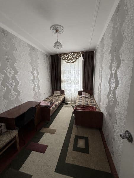 3 xonali uyi 1 ta xonasiga 2 ta oqidigan yoki ishlidan qiz q