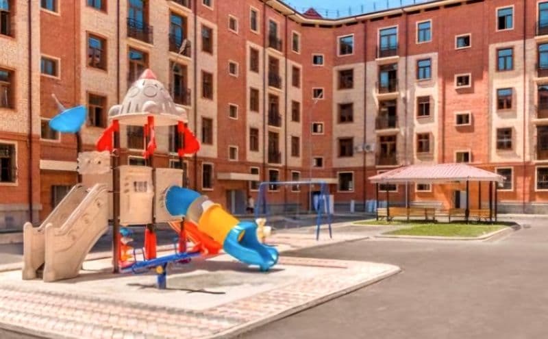 Рядом есть: Сергелинский хакимият,поликлиника, школа,  Детск