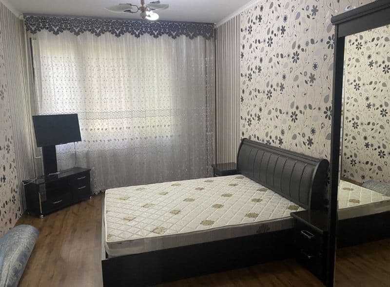 #Юнусобод <br />
Narxi 250$<br />
без маклер риелтор сиз узи