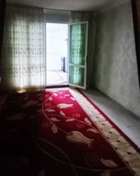 Максим Горький<br />
Возле метро<br />
1/1/4<br />
35 м2<br 