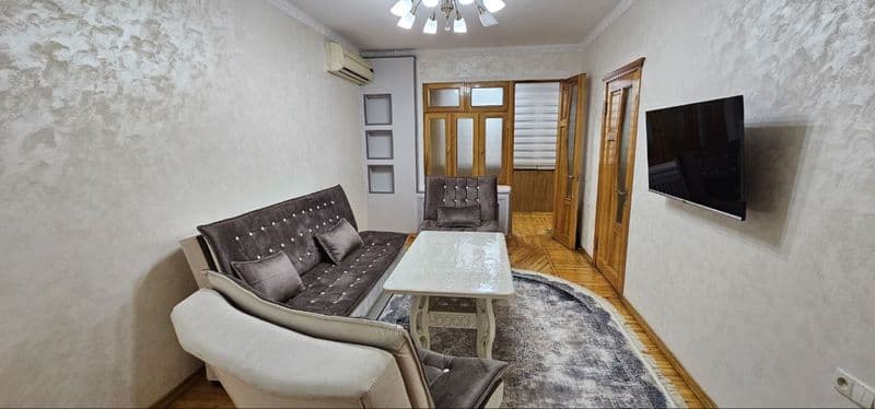 Сдам квартиру на Юнусабаде 11 квартал. 2-х комнатная с обста