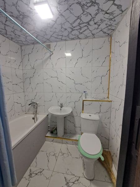 Pushkin metro bekati<br />
Pushkin metro tepasida, uy ichida — фото 4