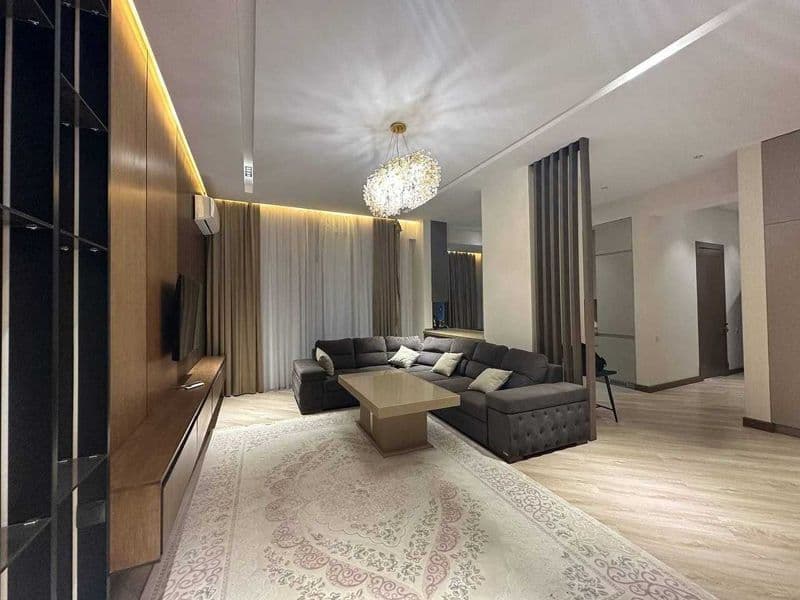 Сдаётся квартира НА Массив Феруза<br />
Город - Ташкент<br /