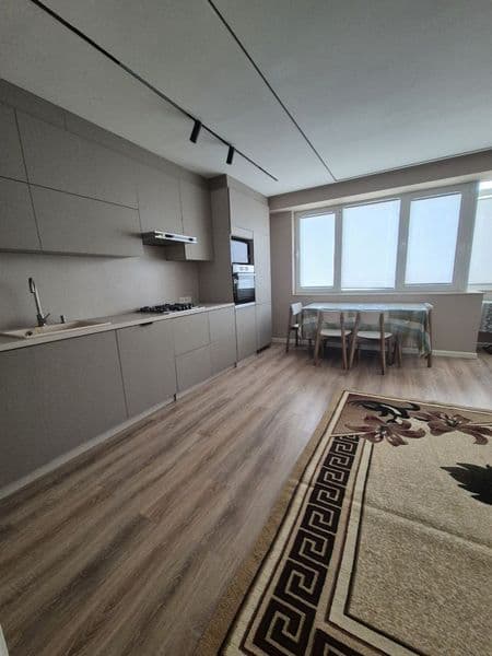 Сдаётся 2/4/4 с новым ремонтом, мебелью и техникой ( холодил