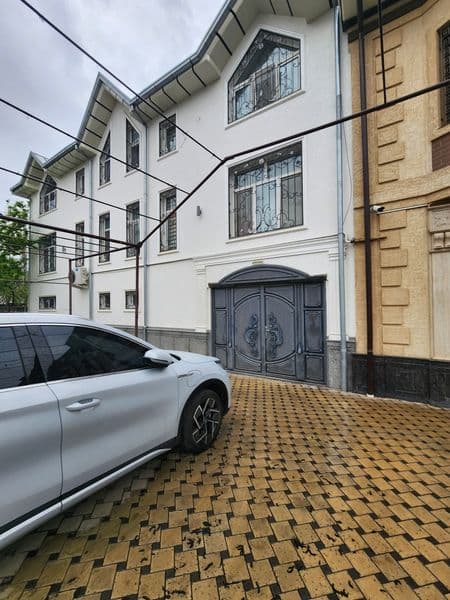 Ракат масжиди олдида 60 кв жой узок мудатга нежелой офис.еки