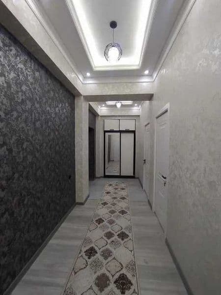 Агентство недвижимости.<br />
Имеется огромная база квартир  — фото 5