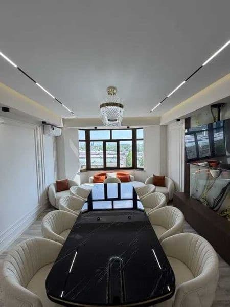 Район: Юнусабад<br />
Адрес: Бадамзар<br />
<br />
Комнат: 3