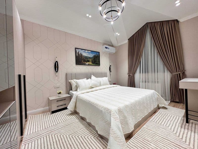 Сдается квартира для семейных<br />
<br />
• Район: Алмазар<