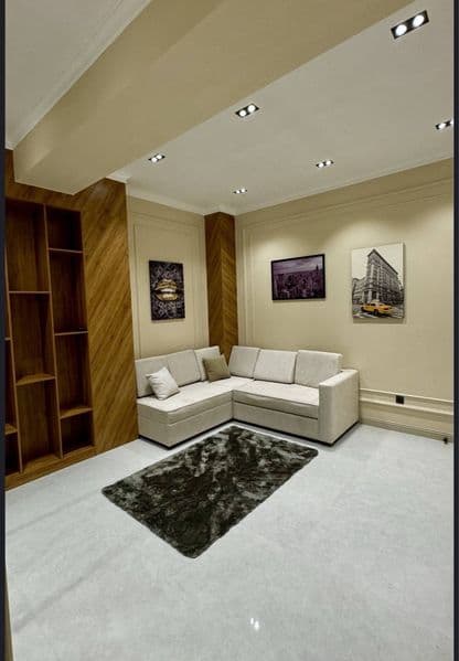 АРЕНДА <br />
Мирзо-Улугбекский район<br />
Tiara<br />
<br 