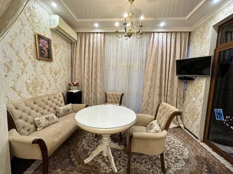 Район: Мирабадский<br />
Адрес: ЦУМ<br />
Ориентир: 110 школ