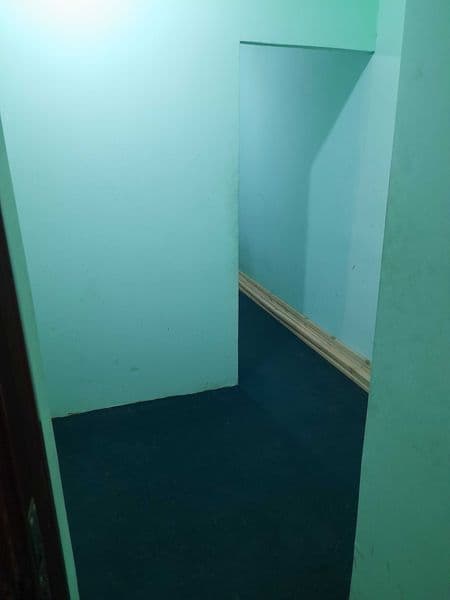 1 хонали общежитья, ориентир метро 4-бекат якинида без макле