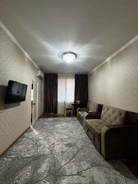 Рядом с базаром Кадышева<br />
3 этаж<br />
2-комнатная квар — фото 2