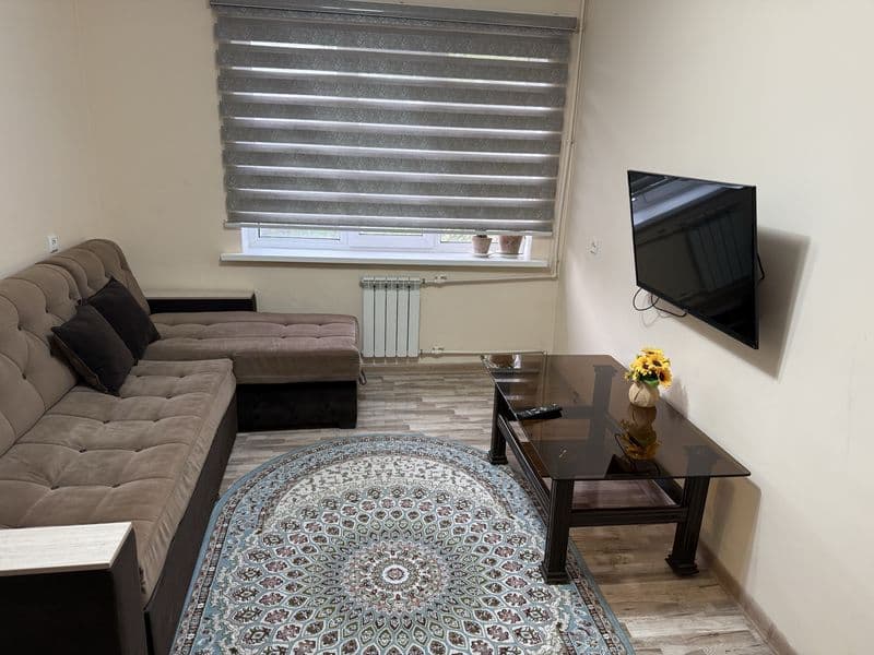 Сдается 2/4/5. Метро Буюк Ипак Йули- 50 метров. Очень теплая