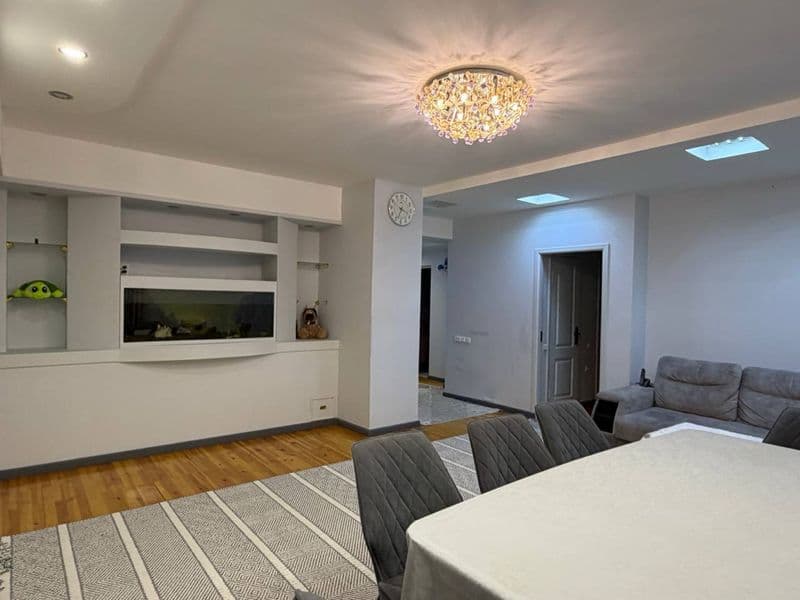 Ц-4<br />
Ориентир: школа 5<br />
4х комнатная <br />
Этаж 7