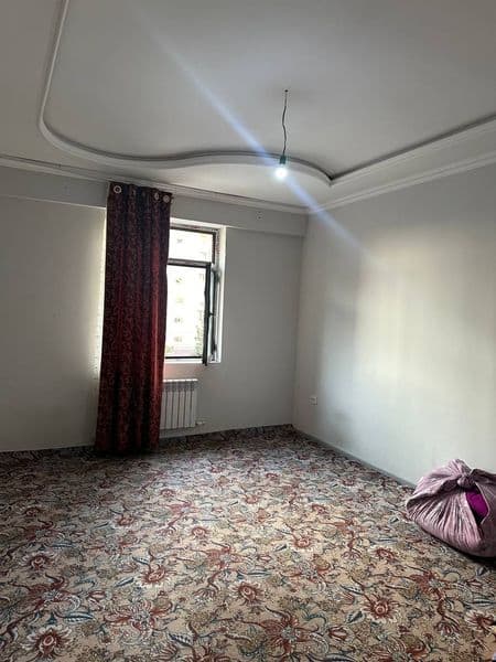 Sergeli Quruvchilar metro bekati yaqinida joylashgan navastr