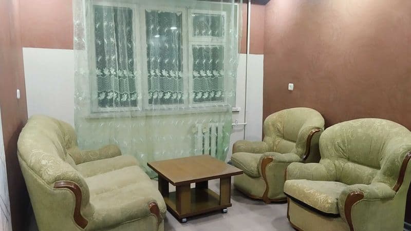 Сдам свою однокомнатную квартиру 1 5 5 над магазином Светлан