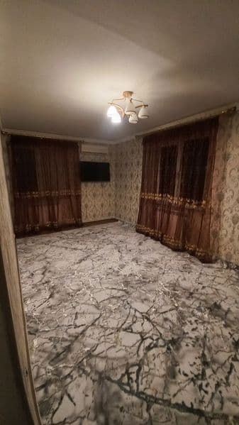 Аренда старе сергеледа 1хона  шароитлари бор 250 уе.колган м