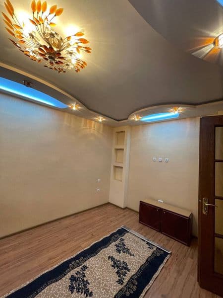 Сдаётся уютная 2-комнатная квартира, переделанная в 3-комнат — фото 4