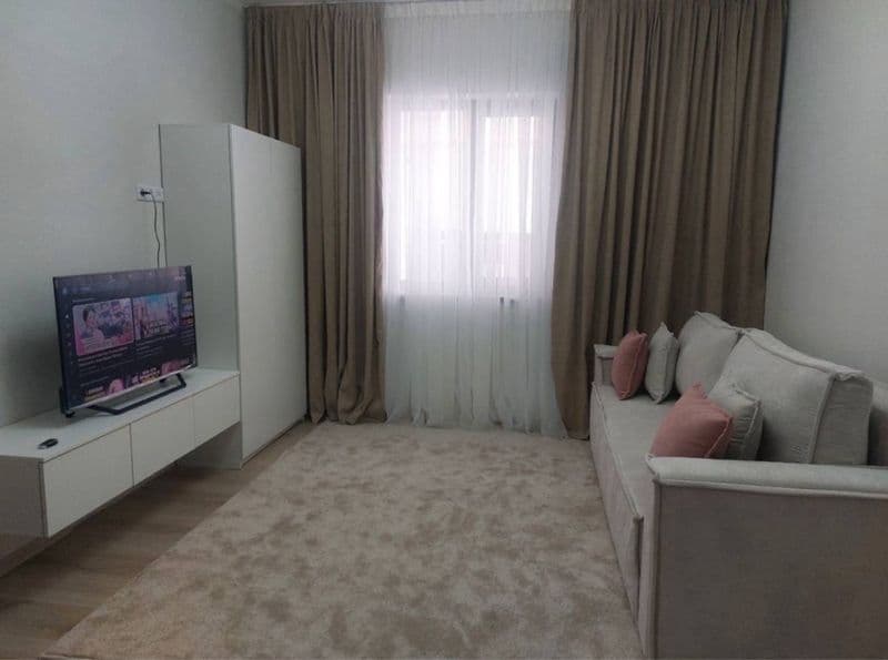 Мирзо-Улугбекский<br />
Буз базар<br />
Рядом с метро<br />
