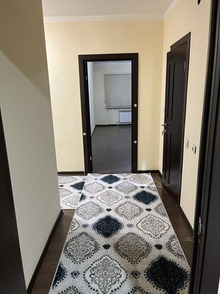 kvartira oilaga beriladi 3 xonali 75 kv.m  7 qavatli domni 4