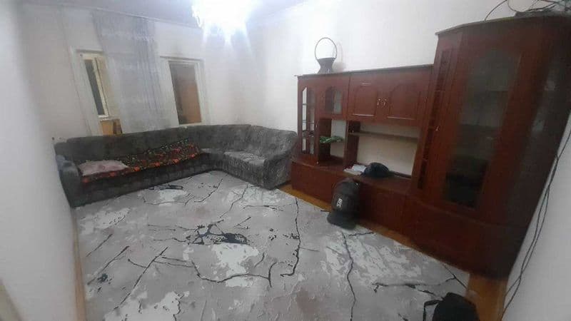 Sheriklikda sturdent o'g'il bollarga arenda kvartira bor. Qo