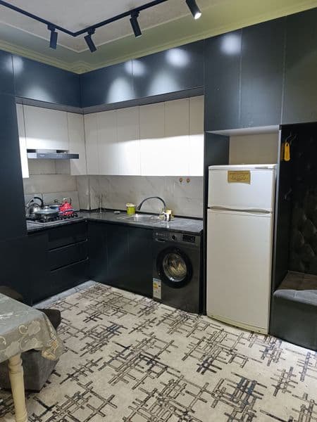 Район - Алмазарский<br />
Ориентир - Корасарой<br />
Комнат 