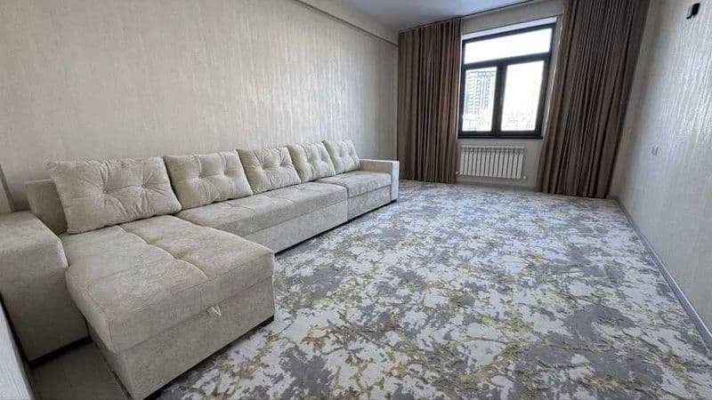 Сдаётся квартира не далеко от Центр <br />
<br />
Район: Мир