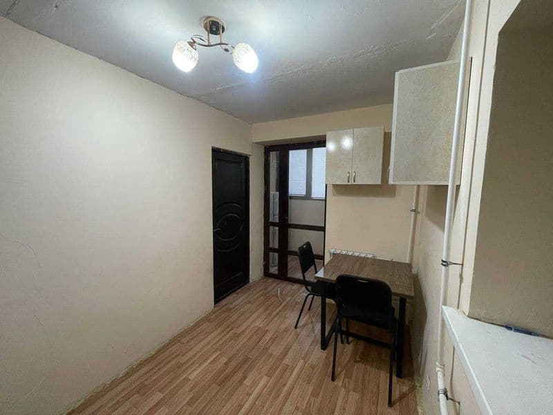 Двухкомнатная квартира (75 кв. м) на втором этаже четырёхэта
