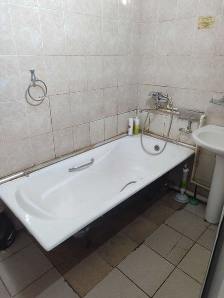 Сдаётся квартира 2 комнатная со среднем ремонтом на алгоритм — фото 2