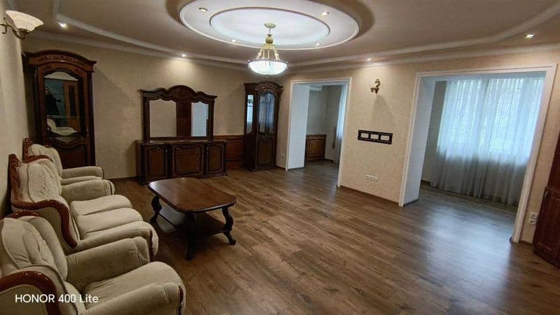 Сдается своя 3-х комнатная квартира на 1 этаже, 4-х этажного