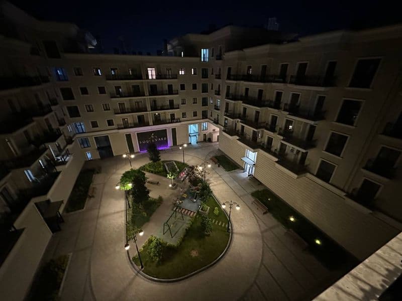 Отличное расположение дома - всё рядом - много магазинов, Це — фото 5