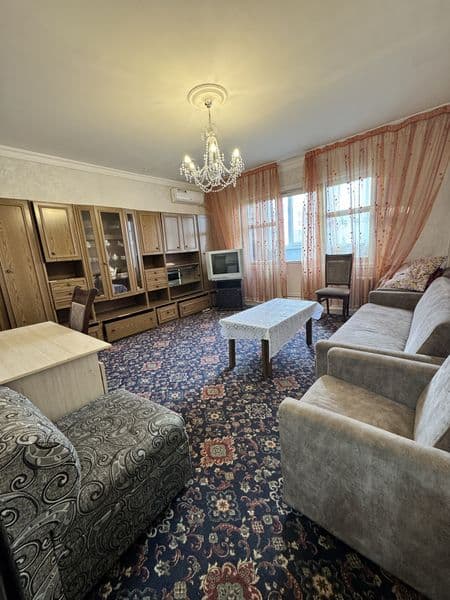 Двухкомнатная квартира на шестом этаже сдаётся желательно се