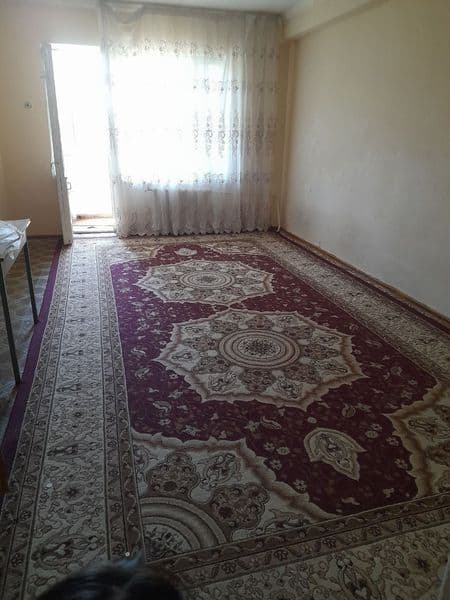 Юнусабад 2. 1/4/4.АРЕНДА<br />
35м2. Галерейка<br />
Средний