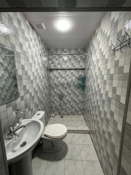 1 ta honada 4 kishi yashisila.<br />
2 ta ismenda doʻkonda i — фото 5