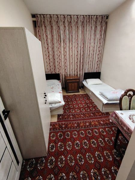 Yakkasaroyda hostel sharoitida oylik tolovga oqiydigan va is