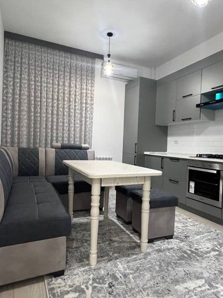 Без комиссии. Сдается в аренду укомплектованная своя квартир