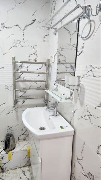 Yashnabod tumani olmos mahallada almaz towerdan metroni oldi