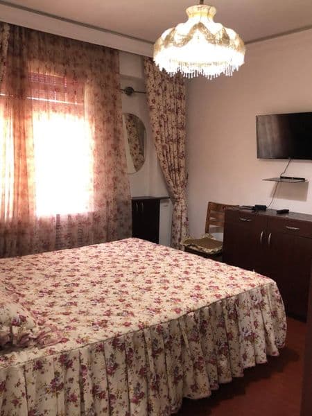 Сдается 2-комнатная квартира (77 серия, 3/4 этаж) с ремонтом